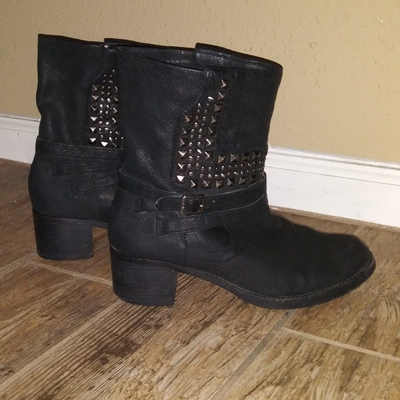 Vince Camuto "Donato" Bootie - Picture 3 of 8